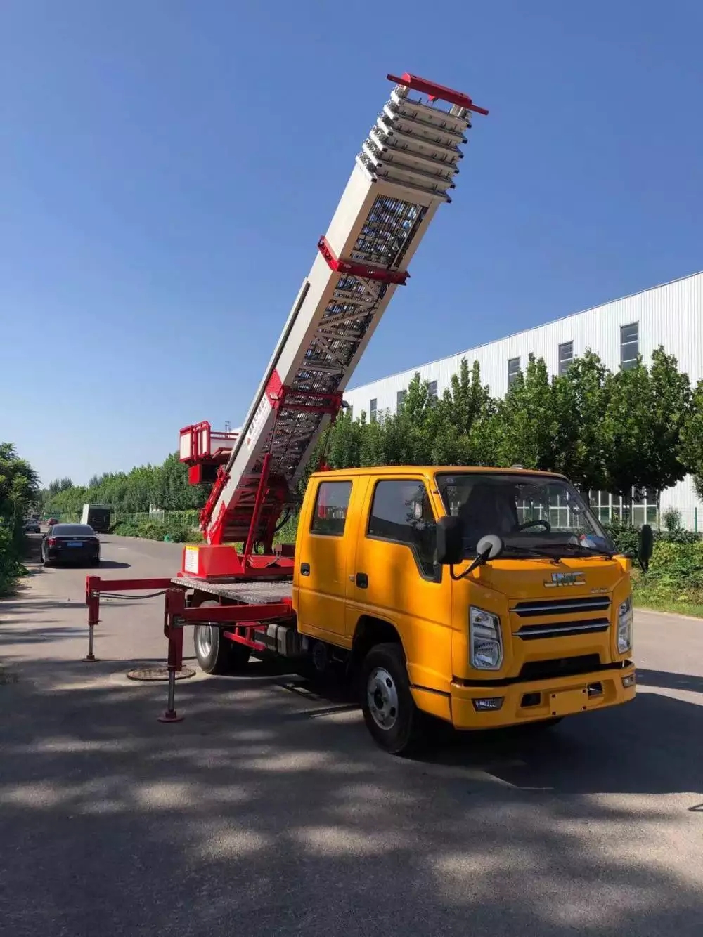 临武附近的云梯车出租服务：轻松解决高空作业需求