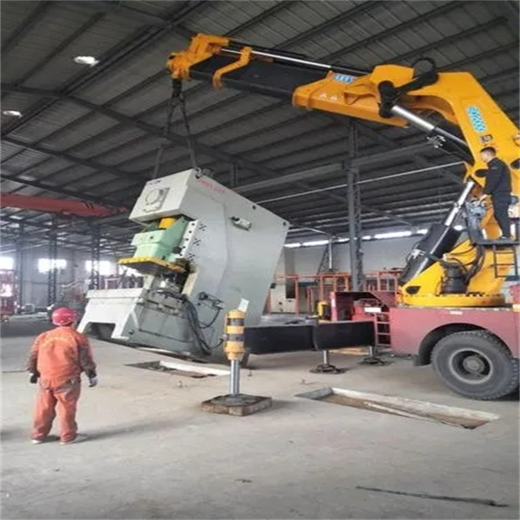 临武80吨折臂吊车出租附近电话